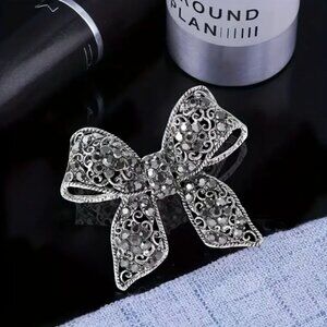 🍏50% OFF/3+...Vintage Style Bow Brooch